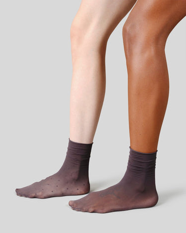 450025002-Lina-Sheer-socks-plain_nearly-Black-swedish-stockings-2.jpg.